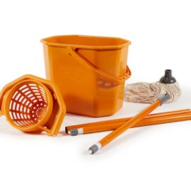 KIT PER PAVIMENTI SECCHIOSTRIZZA - SECCHIO CON STRIZZATORE 12 L + MOP 240 GR + MANICO DA 130 CM - ARANCIONE - PERFETTO 74095